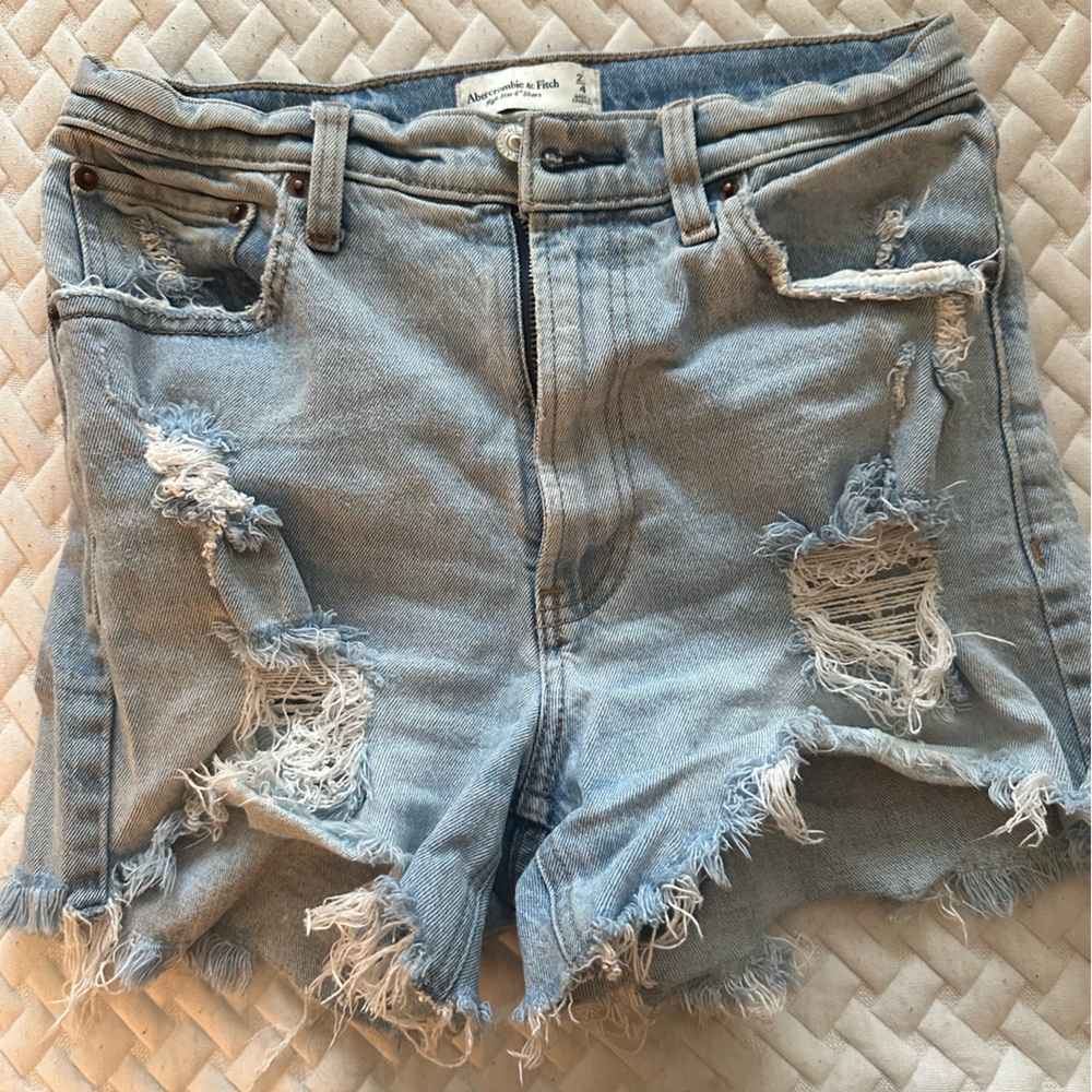 Abercrombie High Rise 4” shorts